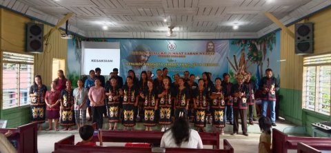 IBADAH BERSAMA SUKU PUNAN DAN MERAP