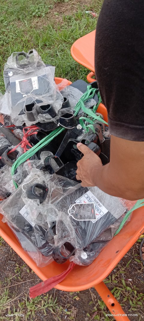PEMBAGIAN ALAT TANI