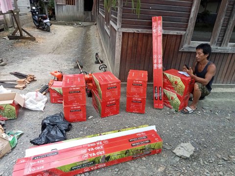 PEMBAGIAN ALAT TANI