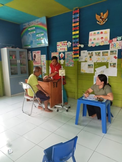 PEMBERIAN MAKAN TAMBAHAN DAN PENGECEKAN KESEHATAN 