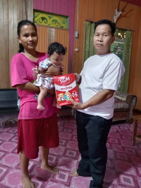 PEMBERIAN MAKAN TAMBAHAN DAN PENGECEKAN KESEHATAN 