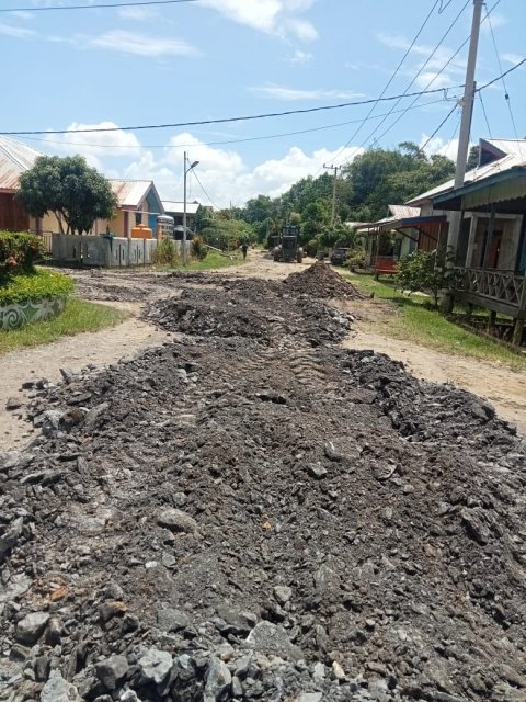 PENIMBUNAN JALAN LINGKUNGAN DESA